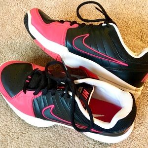 NIKE 🎾 Tennis Court Shoes 🎾